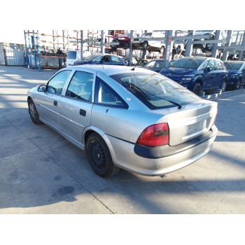 opel vectra b berlina del año 2001