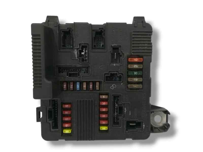 Recambio de caja reles / fusibles para renault megane ii berlina 5p 1.9 dci diesel referencia OEM IAM   