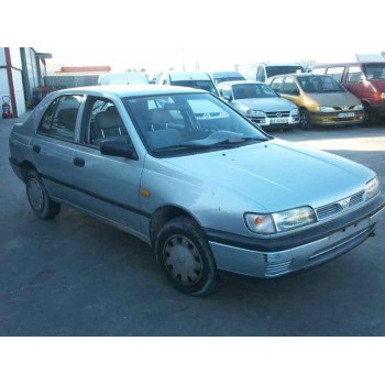 nissan sunny berlina (n14) del año 1990