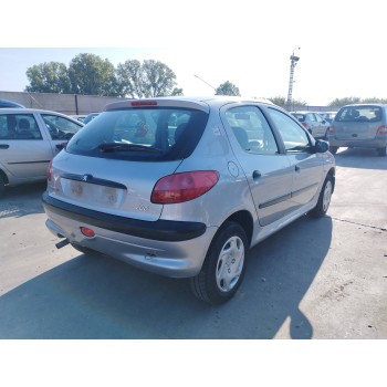 peugeot 206 berlina del año 2001