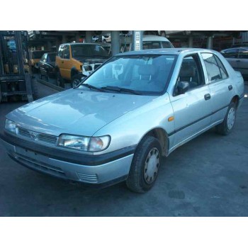 nissan sunny berlina (n14) del año 1990