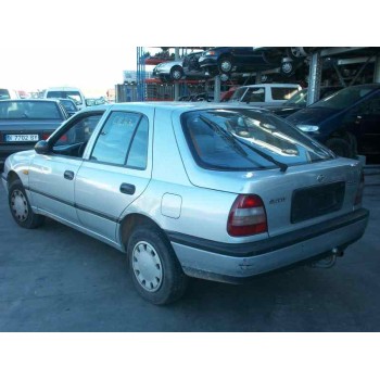 nissan sunny berlina (n14) del año 1990
