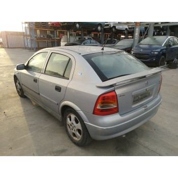 opel astra g berlina del año 2000