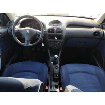 peugeot 206 berlina del año 2001