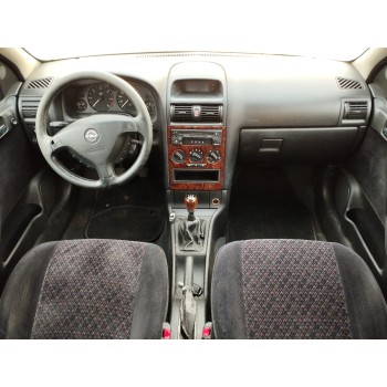 opel astra g berlina del año 2000