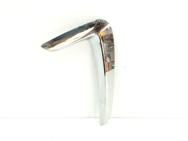 Recambio de molduras delanteras para bmw serie 4 cabrio (f33) 2.0 referencia OEM IAM 7465292 ALETA DERECHA 