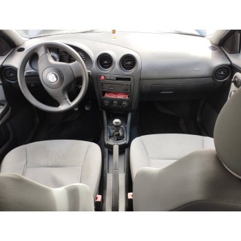 seat ibiza (6l1) del año 2002