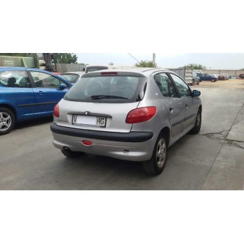 peugeot 206 berlina del año 2000