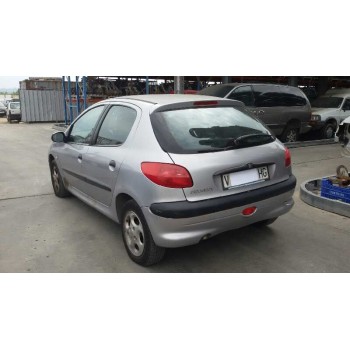 peugeot 206 berlina del año 2000