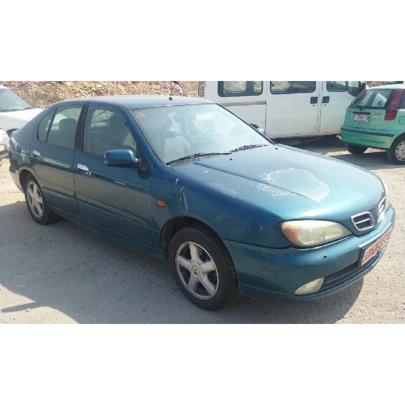 nissan primera berlina (p11) del año 2001