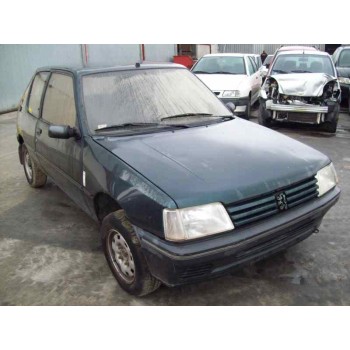 peugeot 205 berlina del año 1983
