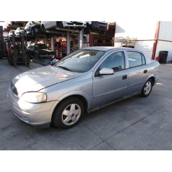 opel astra g berlina del año 2000