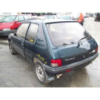 peugeot 205 berlina del año 1983