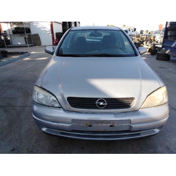opel astra g berlina del año 2000