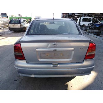 opel astra g berlina del año 2000