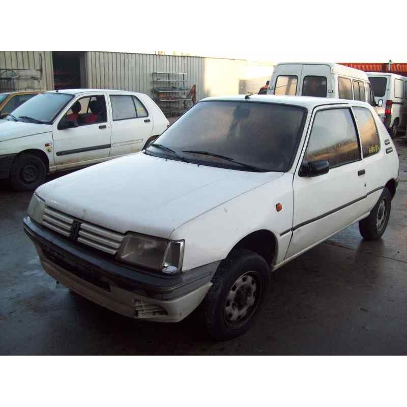 peugeot 205 berlina del año 1995