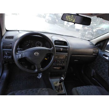 opel astra g berlina del año 2000