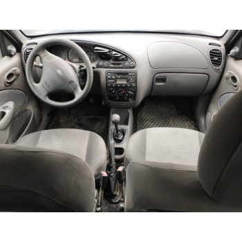 ford fiesta berlina (dx) del año 2000