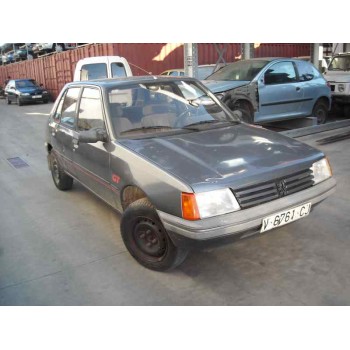 peugeot 205 berlina del año 1983