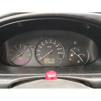 ford fiesta berlina (dx) del año 2000