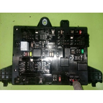 Recambio de caja reles / fusibles para opel astra j sports tourer excellence referencia OEM IAM 13343950  