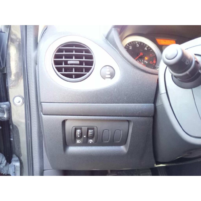 RENAULT CLIO III (BR0/1, CR0/1) 2011