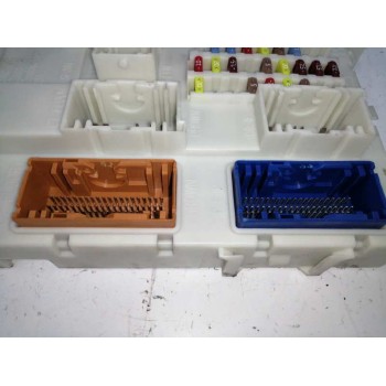 Recambio de caja reles / fusibles para ford focus lim. 1.6 16v ti-vct cat referencia OEM IAM F1DT14A073BF F1ET9A340AA F1ET9A340A