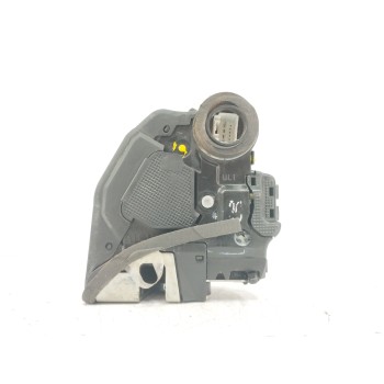 Recambio de cerradura puerta trasera izquierda para toyota auris 2.2 d-cat referencia OEM IAM   