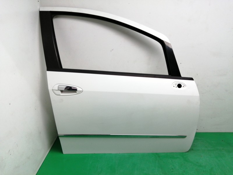 Recambio de puerta delantera derecha para fiat linea (110) 1.6 jtdm 16v cat referencia OEM IAM  OBSERVAR FOTOS 