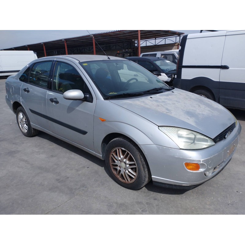 ford focus berlina (cak) del año 2001