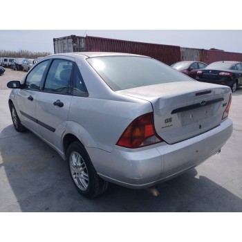 ford focus berlina (cak) del año 2001