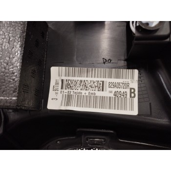 Recambio de guarnecido puerta trasera derecha para renault megane iv berlina 5p 1.3 tce referencia OEM IAM 829A05720R NEGRO 