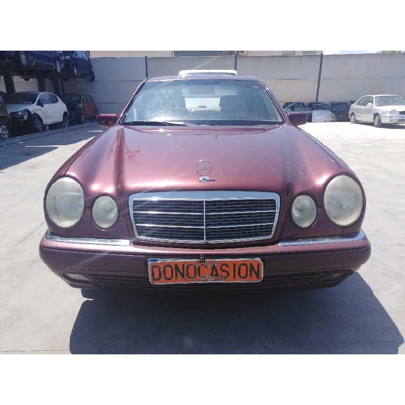mercedes-benz clase e (w210) berlina del año 1998