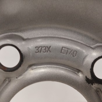 Recambio de llanta para renault express furgoneta/monovolumen 1.5 blue dci 75 (f6aa) referencia OEM IAM 403008015R 6JX15H2 ET40 