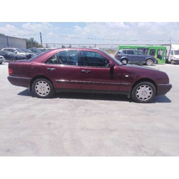 mercedes-benz clase e (w210) berlina del año 1998