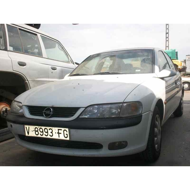 opel vectra b berlina del año 1996