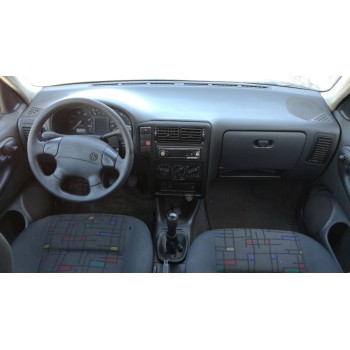 volkswagen polo berlina (6n1) del año 1999