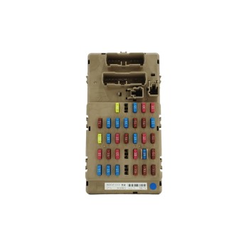 CAJA RELES / FUSIBLES 82201FJ110 