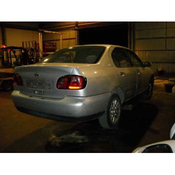 nissan primera berlina (p11) del año 2000