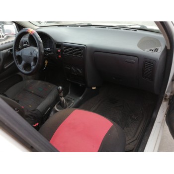volkswagen polo berlina (6n1) del año 1998