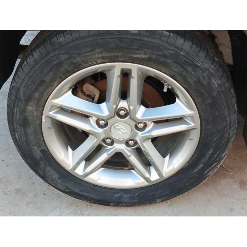 ALETA DELANTERA DERECHA NECESITA REPARACION