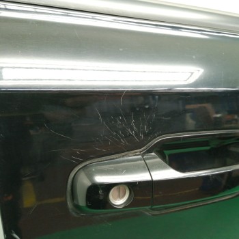 Recambio de puerta delantera derecha para kia sorento 2.5 crdi referencia OEM IAM  OBSERVAR FOTOS 