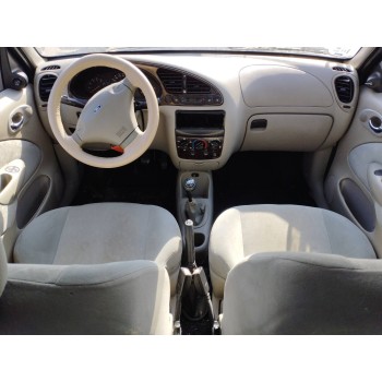 ford fiesta berlina (dx) del año 2002