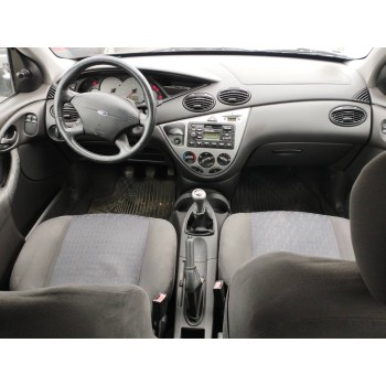 ford focus berlina (cak) del año 2001