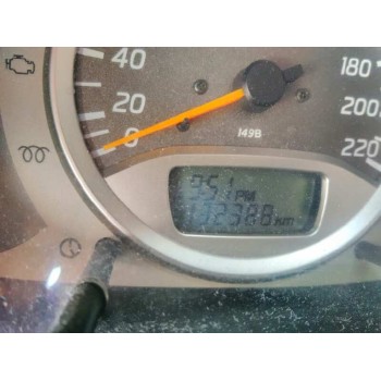 nissan almera tino (v10m) del año 2001