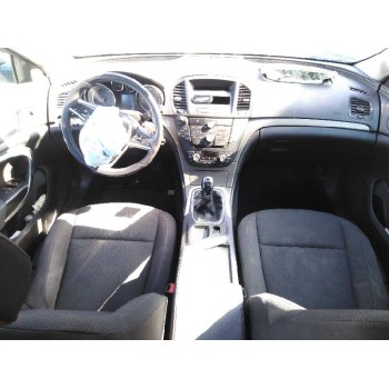 opel insignia berlina del año 2010