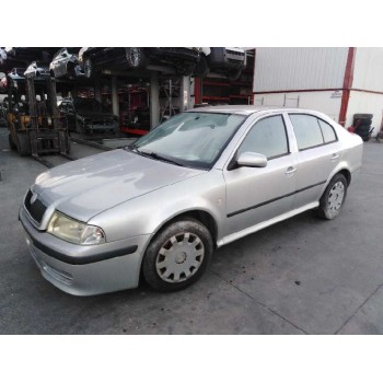 skoda octavia berlina (1u2) del año 2001
