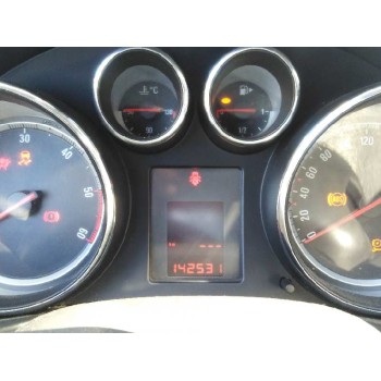 opel insignia berlina del año 2010