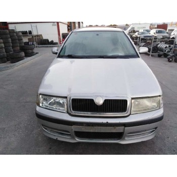 skoda octavia berlina (1u2) del año 2001