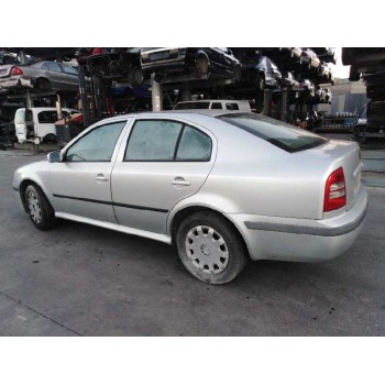 skoda octavia berlina (1u2) del año 2001